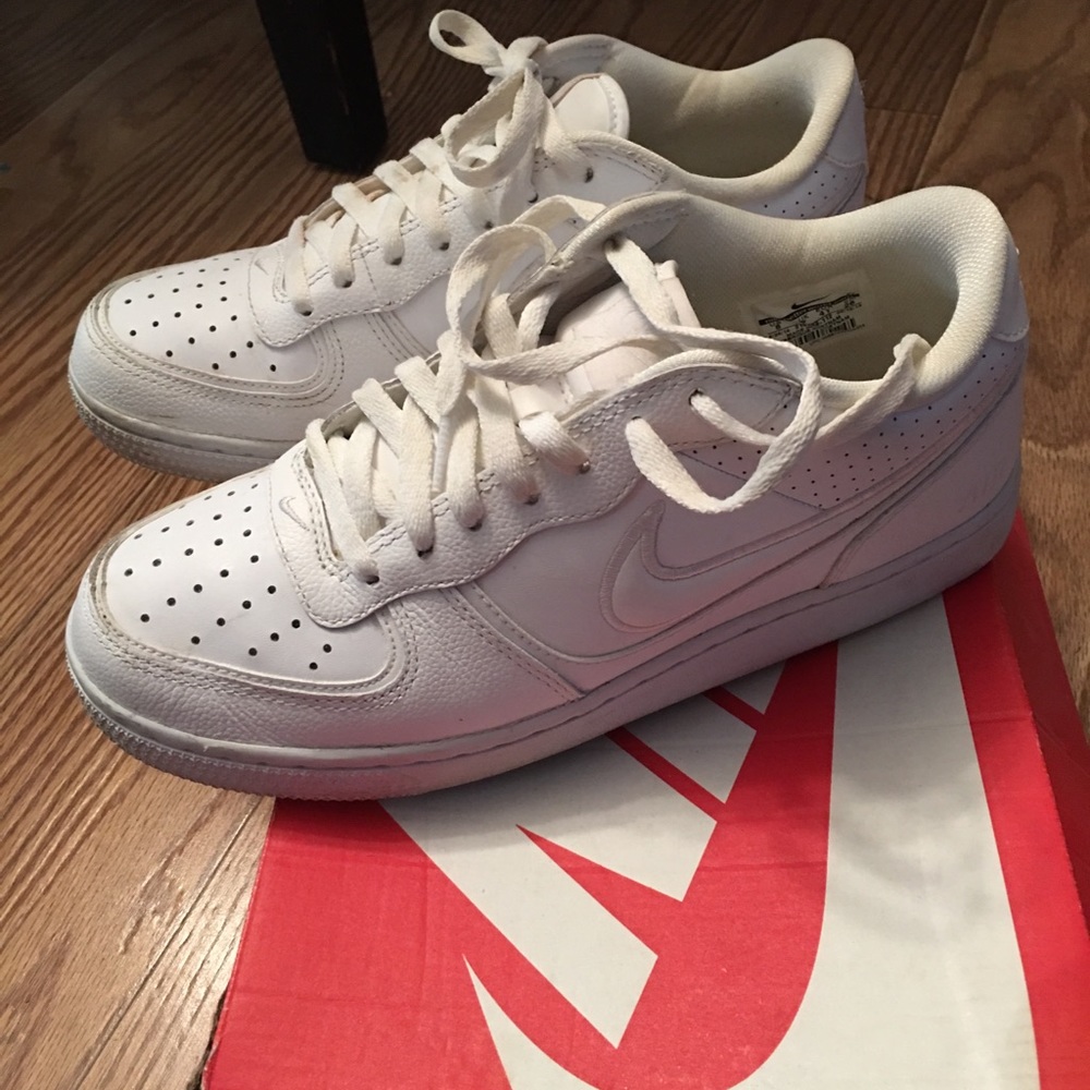 Nike sneakers! Size 8 men.